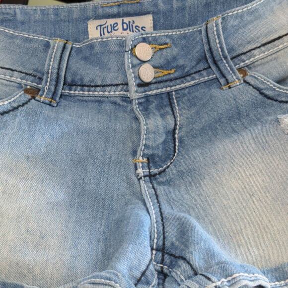 TRUE BLISS Distressed Denim Jean Shorts Size 5 - Picture 7 of 8